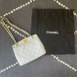 Vintage Chanel Tote | Caviar Leather | White w/Gold Hardware